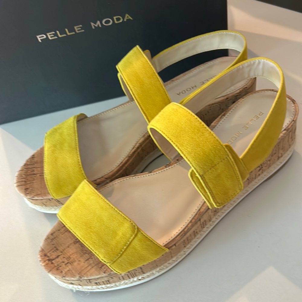 New Women’s Sandals, Pella Moda 9m
